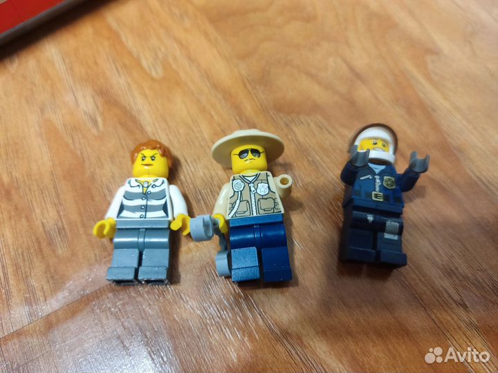 Lego City 60067 Погоня на полицейском вертолете