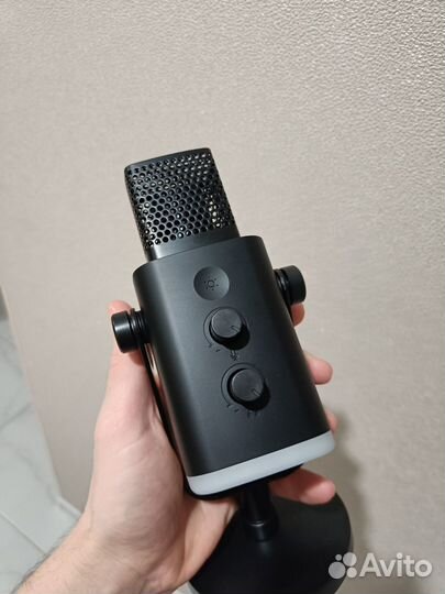 Динамический микрофон fifine AM8