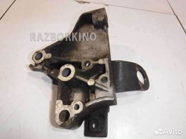 Кронштейн двигателя