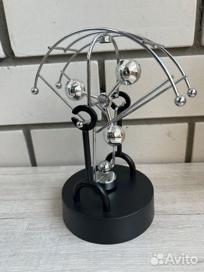 Магнитный маятник