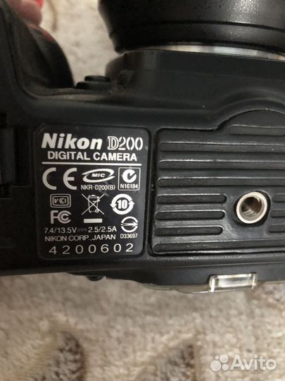 Цифровой фотоаппарат Nikon D200