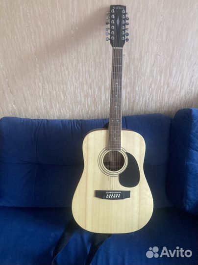Акустическая гитара