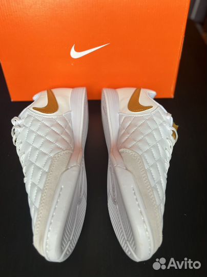 Футзалки Nike Tiempo Ronaldinho R10