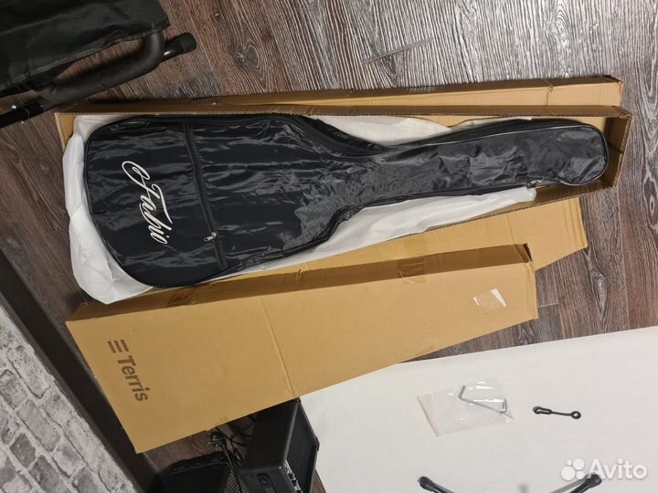 Новая электрогитара Terris чёрная