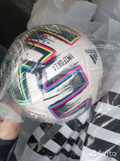 Футбольный мяч adidas uniforia 2020 размер 4 compe