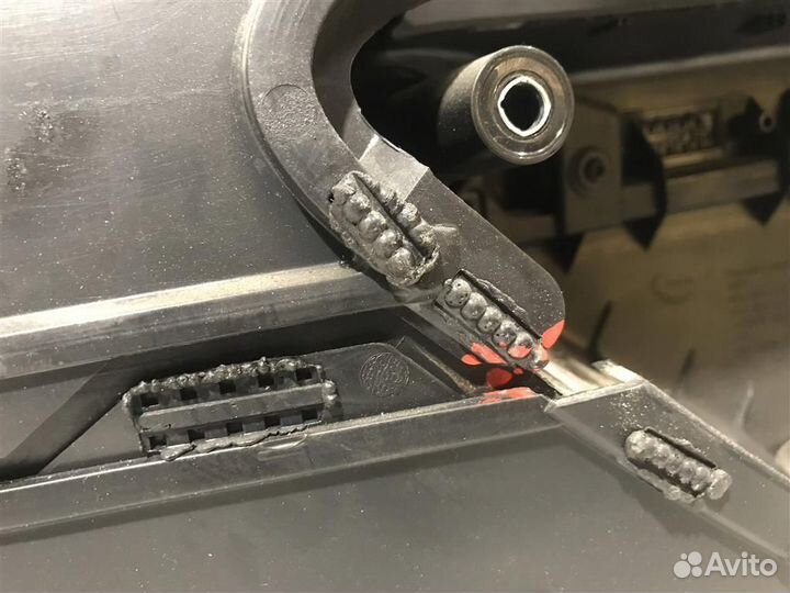 Обшивка двери передней левой VW Polo Sedan