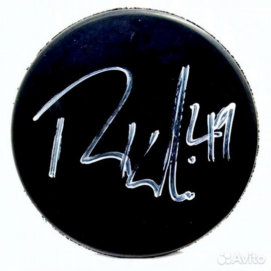 Шайбы хоккейные с автографами хоккеистов