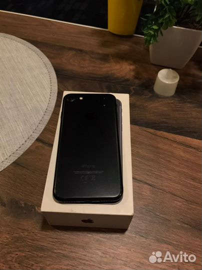 Телефон iPhone 7