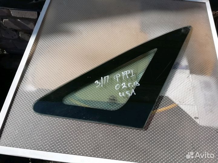 Форточка боковая задняя Форд Фокус1