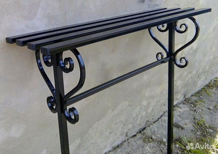 Столики лавочки на кладбище