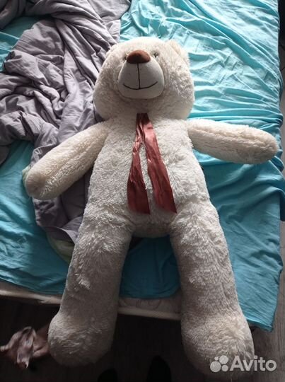 Большой мишка Тедди