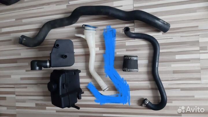 Шланг печки Патрубок охлаждения Volvo xc90 2010г