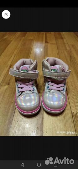 Ботинки для девочки 24