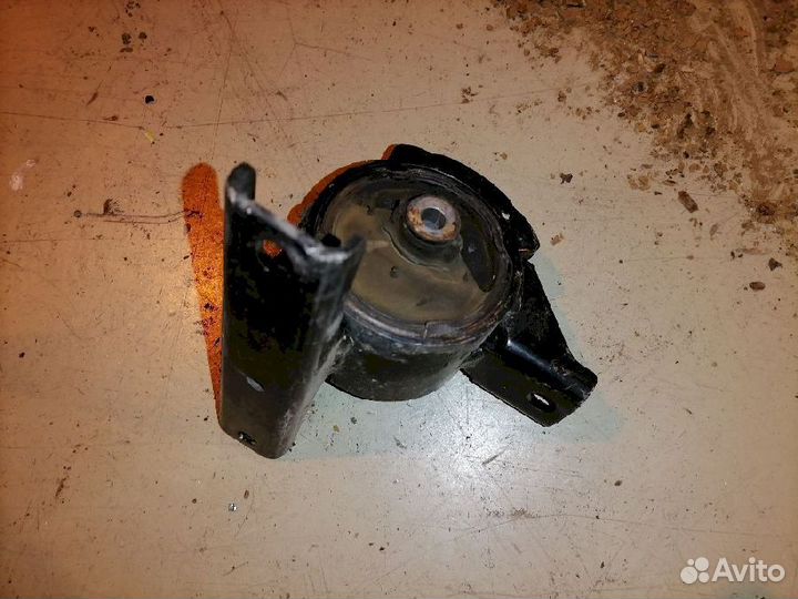 Опора двигателя (подушка двс) правая 11610-80J00 S
