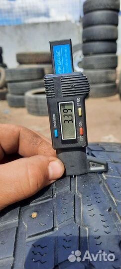 Dunlop SP Winter Ice 01 215/60 R16 95T