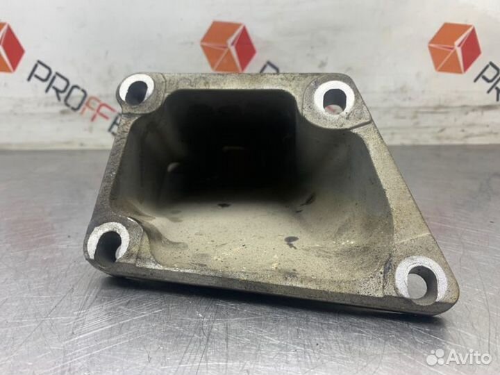 Кронштейн двигателя правый Bmw 5 Series E60