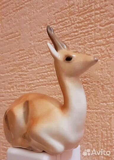 Статуэтки фаянсовые