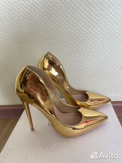 Туфли женские 37 размер золотые
