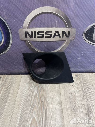 Оправа накладка птф туманки Nissan tiida Прав