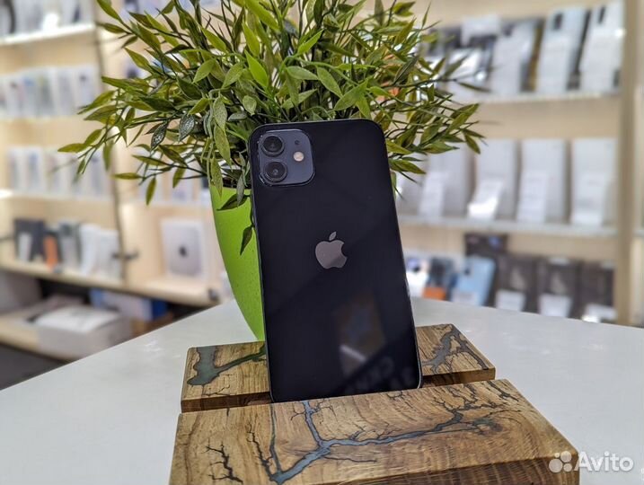 iPhone 12, 64 ГБ