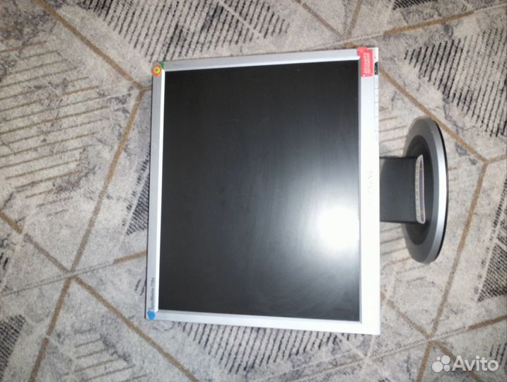 Монитор Samsung SyncMaster 710n