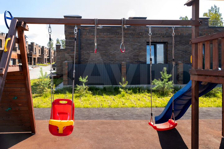 Дом 160 м² на участке 4 сот.