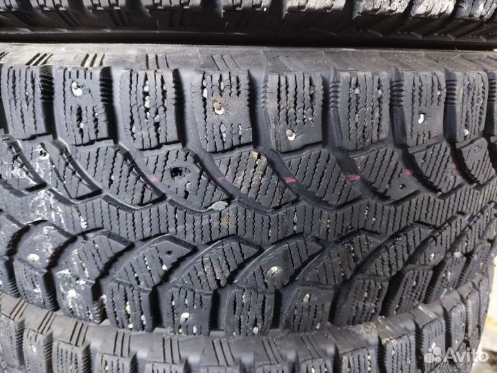 Bridgestone Blizzak Spike-01 175/70 R14 84T