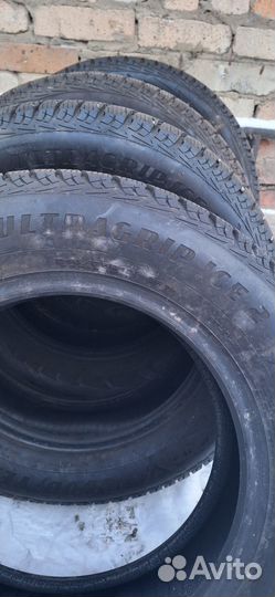 Goodyear UltraGrip Ice 2 215/65 R16 98