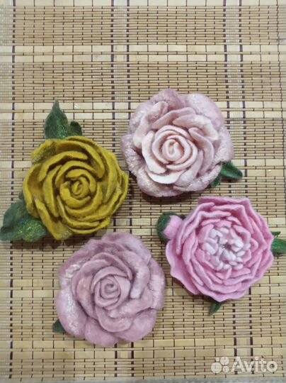 Валенные украшения: цветы из войлока