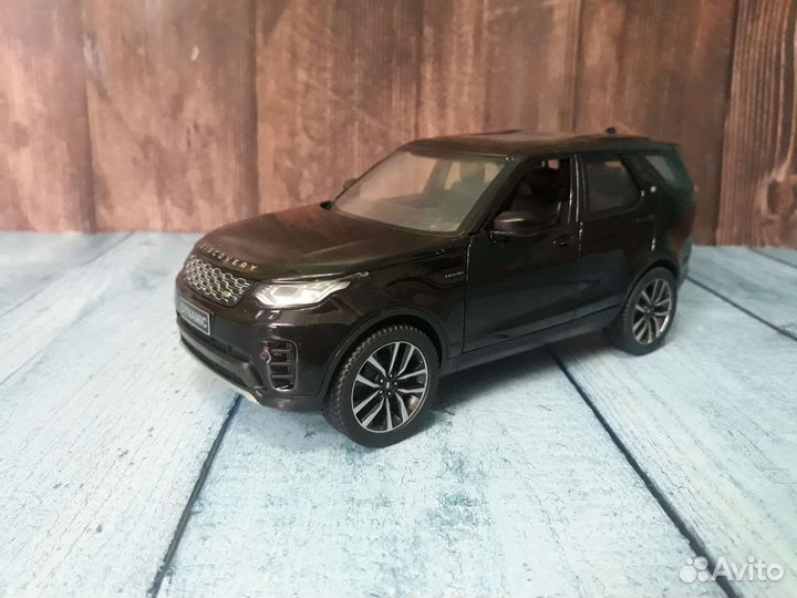 Модель автомобиля Land Rover Discovery 3