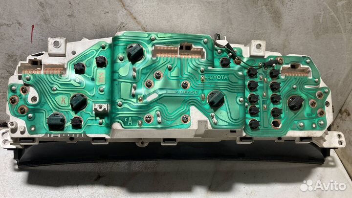 Панель приборов (щиток) Toyota Previa