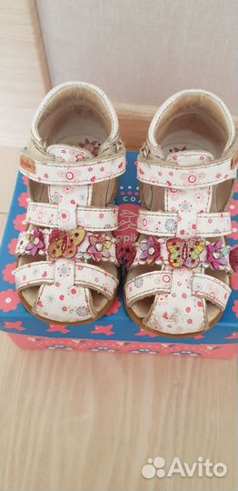 Продам детские сандалики