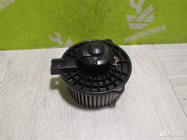 Моторчик печки Мазда 6