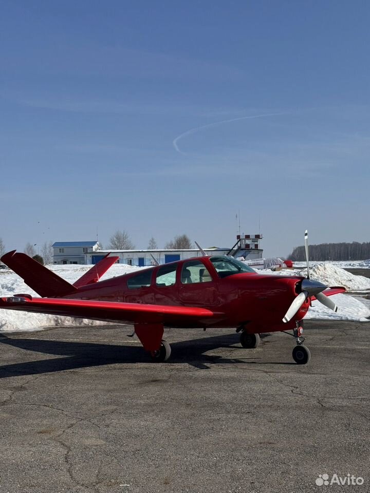 Самолет BeechCraft Bananza V35B