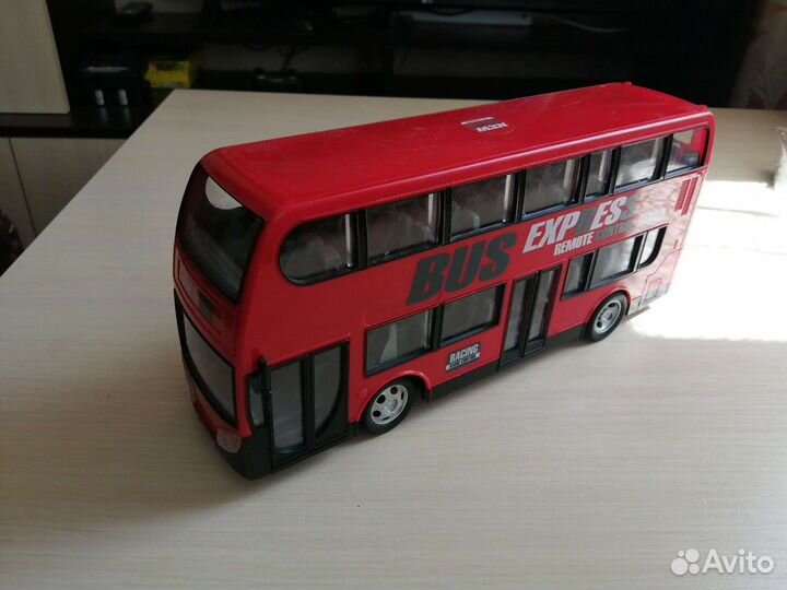 Автобус на пульте управления