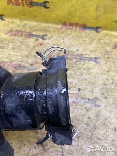 Корпус воздушного фильтра Mercedes-Benz C-Class