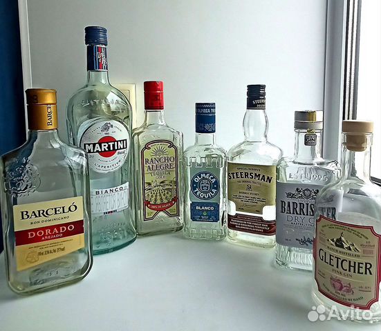 Бутылки из под алкоголя, пустые бутылки