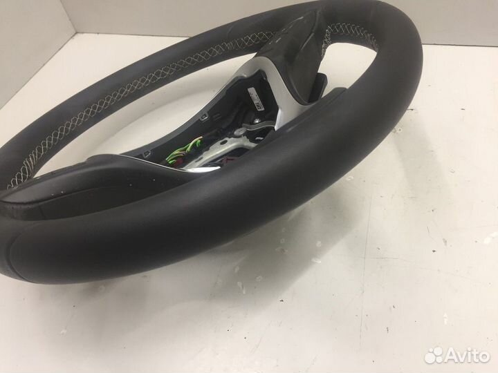 Рулевое колесо (Mercedes-Benz GLA-class)