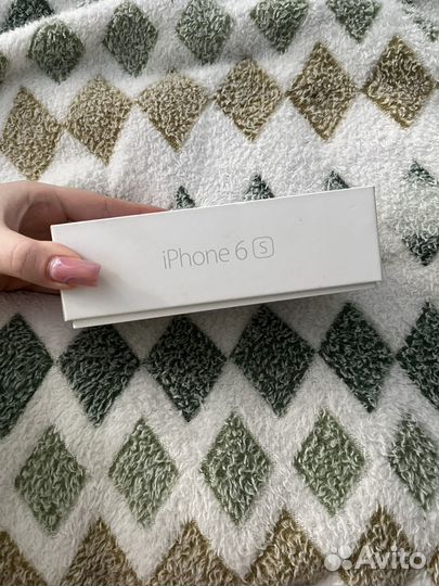 Телефон iPhone 6s