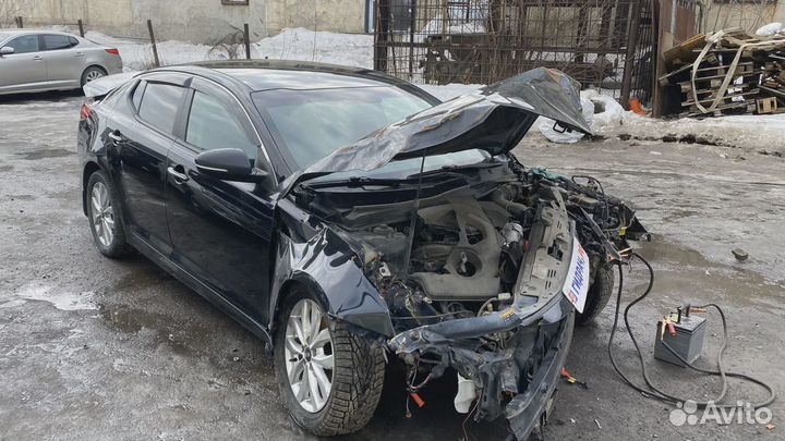 Стекло двери передней правой Kia Optima (TF) 82421