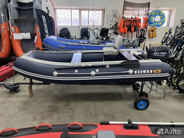 Лодка надувная моторная Solar 380 jet tunnel