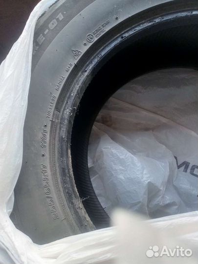 Bridgestone Blizzak Spike-01 255/65 R17