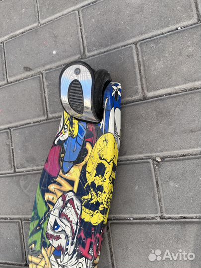 Самокат детский со светящимися колесами