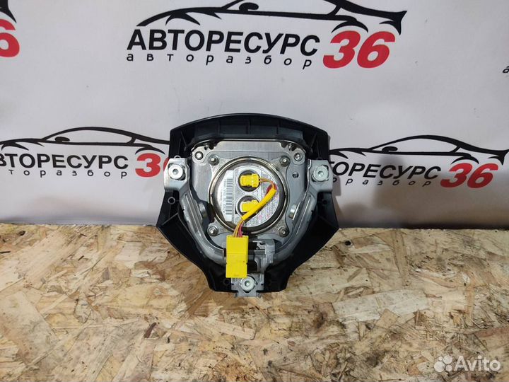 Подушка безопасности водителя Митсубиси Лансер 10