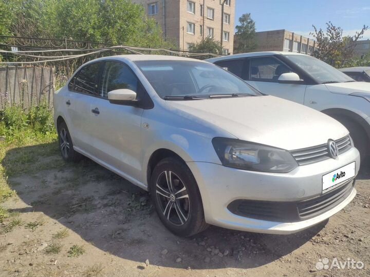 Volkswagen Polo 1.6 МТ, 2015, битый, 268 500 км