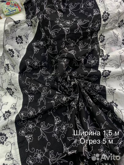 Ткань с вышивкой