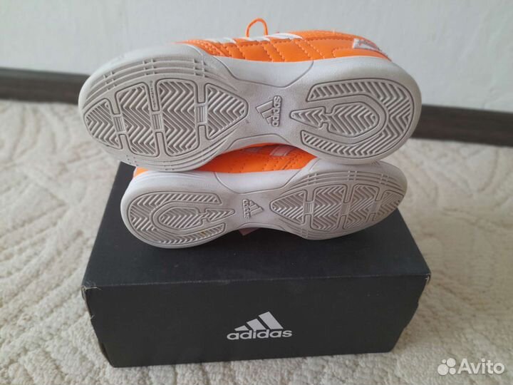 Футзалки adidas sala