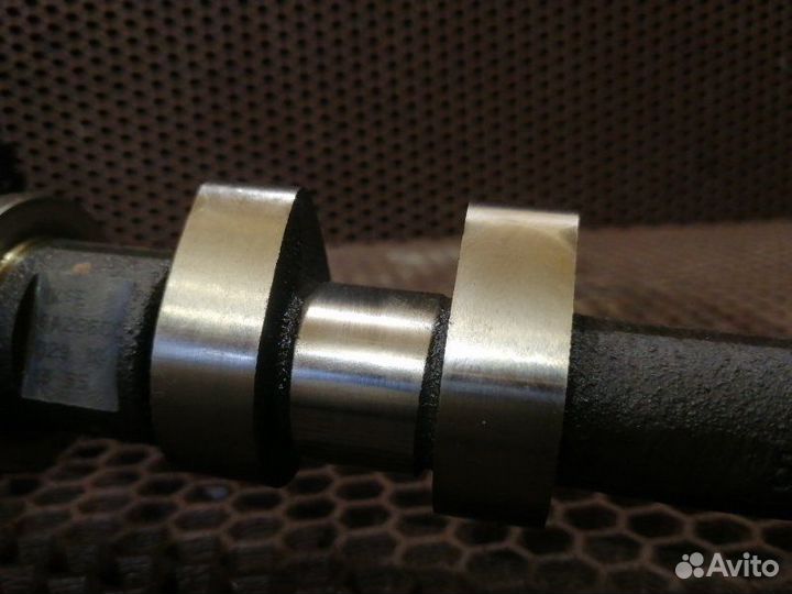 Распредвал Jaguar Xf X250 3.0 2010