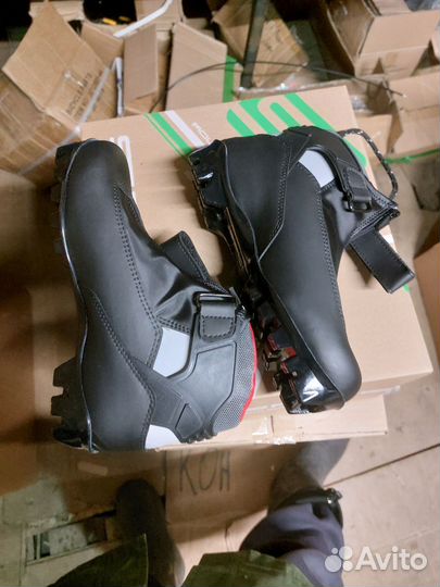 Лыжные ботинки spine