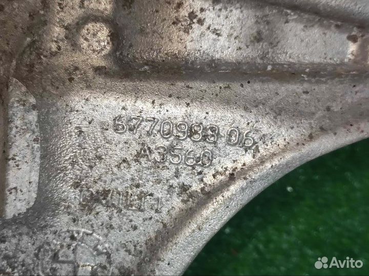 Кулак задний левый Bmw X5 E70